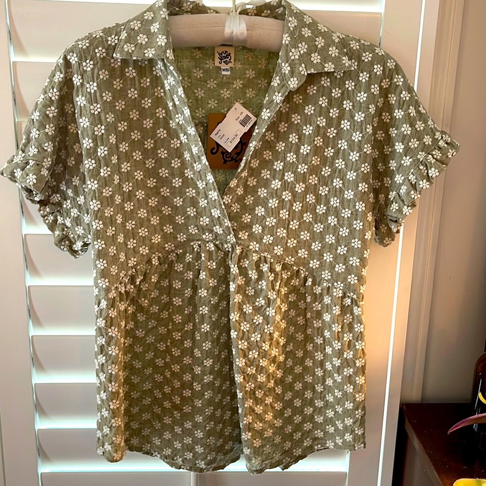 Ivy jane  peasant top size XS new with tags original price $104.00 khaki green.